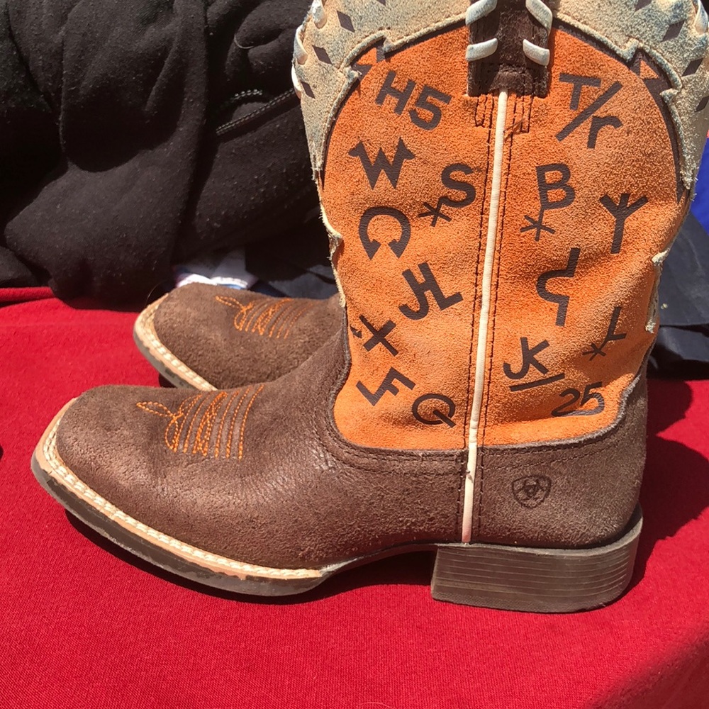 Kid boots